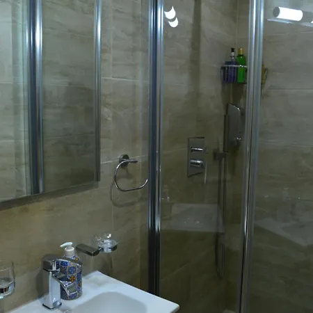 ベッド・アンド・ブレックファスト Fauzia