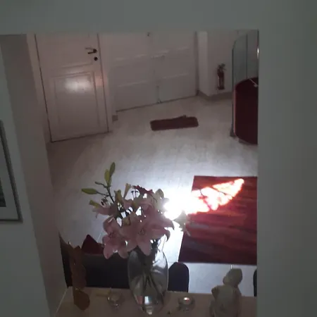 ベッド・アンド・ブレックファスト Fauzia 3*