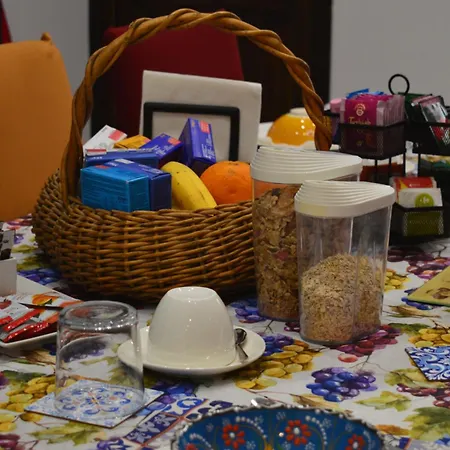 Fauzia Couette-café