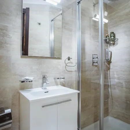 Couette-café Fauzia 3*