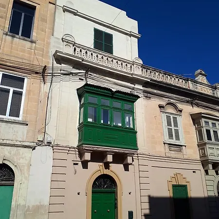 Fauzia Bed & Breakfast 3*