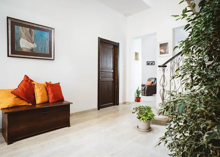 Fauzia Bed & Breakfast 3*