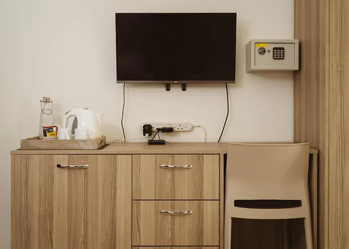 Fauzia Bed & Breakfast 3*